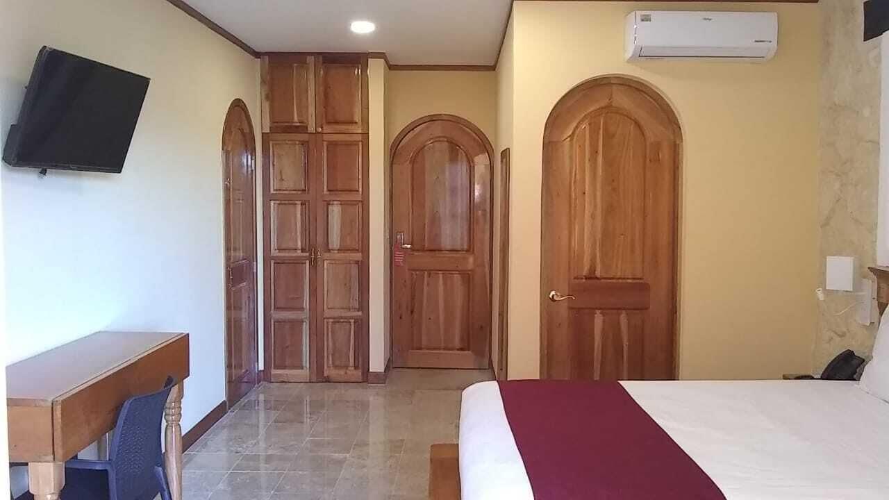 Cancun International Suites Buitenkant foto